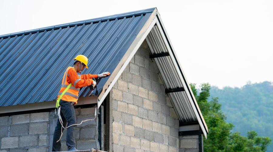 Expert flood damage restoration services in Golden Eagle, IL
